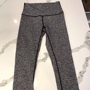 Lululemon cropped 21” leggings